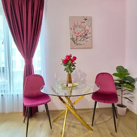 Daire Velvet Rose